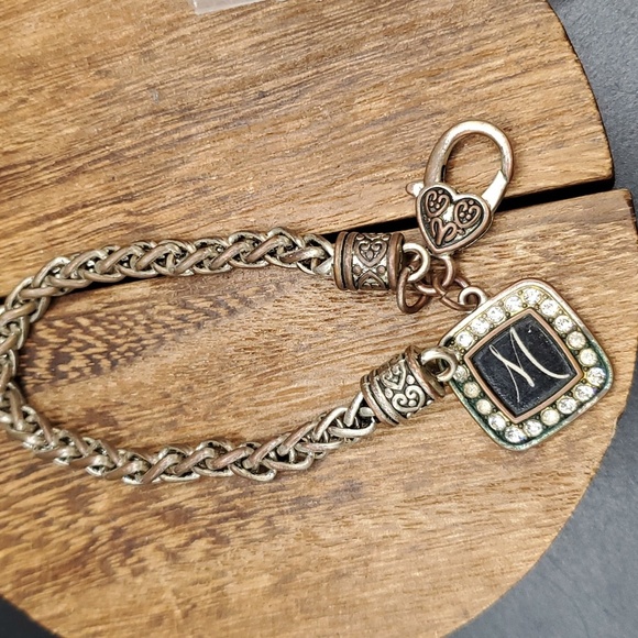 B2029 - Picture 1 of 2